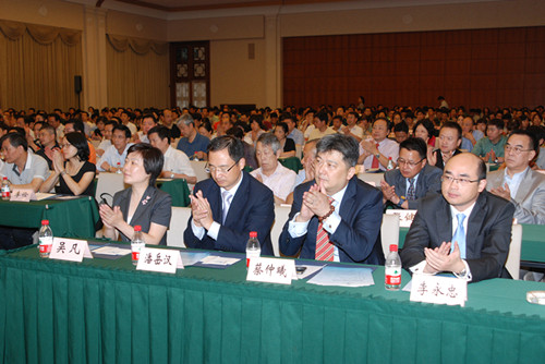 上海市医药卫生发展基金会成立暨上海青年医师培养计划启动大会召开