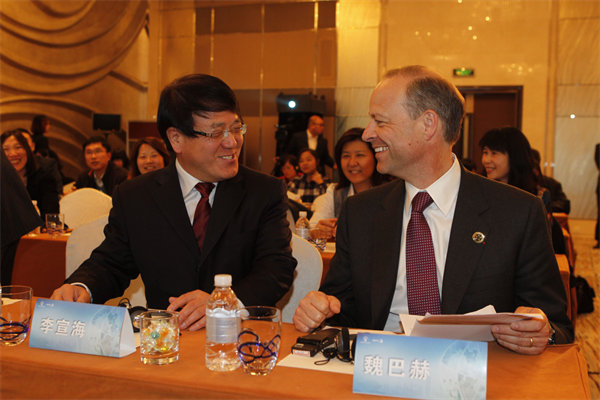 上海市医药卫生发展基金会－赛诺菲上海优秀青年医师培养计划合作签字仪式暨第一届上海市医药卫生发展基金会－赛诺菲药物研发专题学术讨论会举行